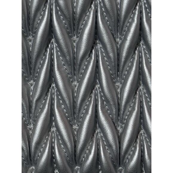 Shiraleah Jody Zip Pouch Silver Clutch Purse Bag Strapless Inner Pockets NWT - Picture 11 of 11